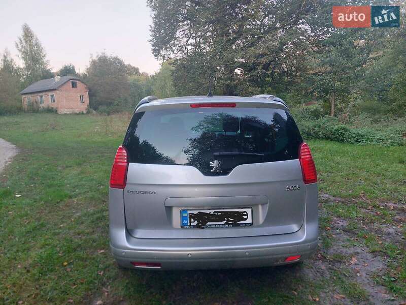 Мікровен Peugeot 5008 2011 в Тернополі