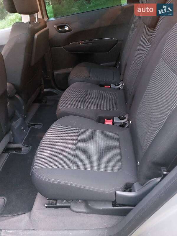 Мікровен Peugeot 5008 2011 в Тернополі