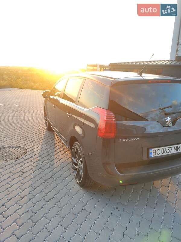 Микровэн Peugeot 5008 2012 в Львове