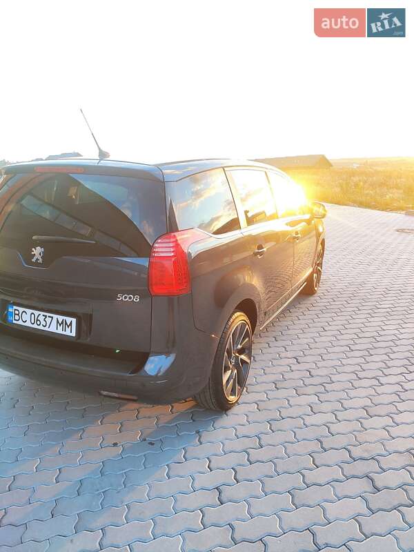 Микровэн Peugeot 5008 2012 в Львове