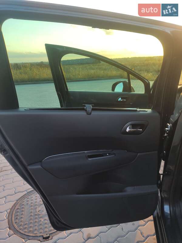 Микровэн Peugeot 5008 2012 в Львове