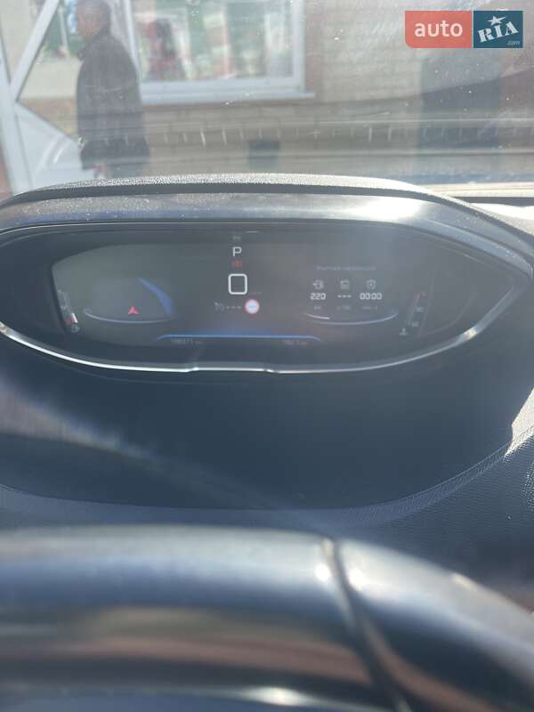 Позашляховик / Кросовер Peugeot 5008 2018 в Золочеві