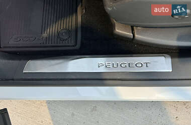 Позашляховик / Кросовер Peugeot 5008 2022 в Києві