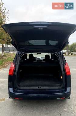 Мінівен Peugeot 5008 2011 в 