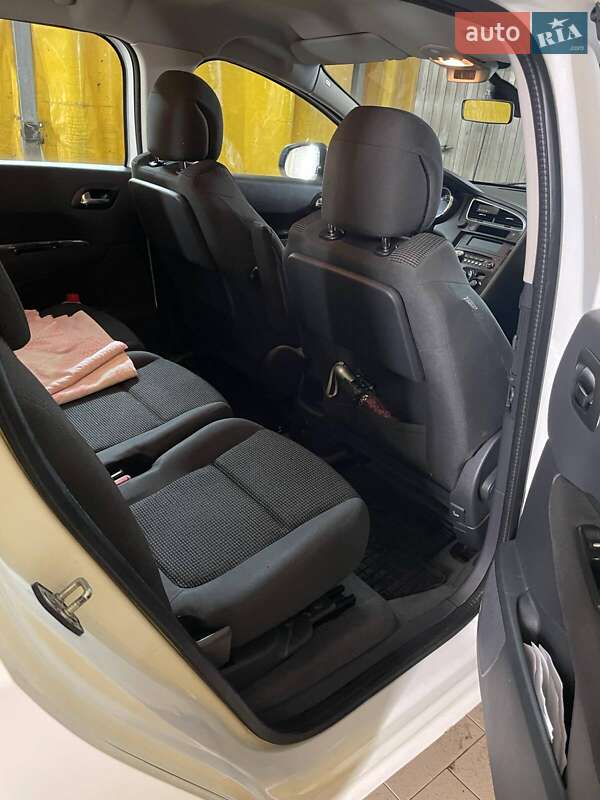 Мікровен Peugeot 5008 2016 в Житомирі