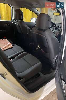 Микровэн Peugeot 5008 2016 в 
