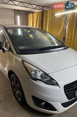 Микровэн Peugeot 5008 2016 в 