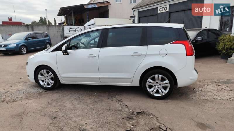 Микровэн Peugeot 5008 2011 в Чернигове