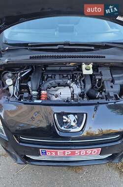 Микровэн Peugeot 5008 2011 в 