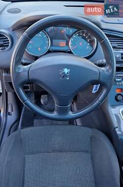 Микровэн Peugeot 5008 2011 в 
