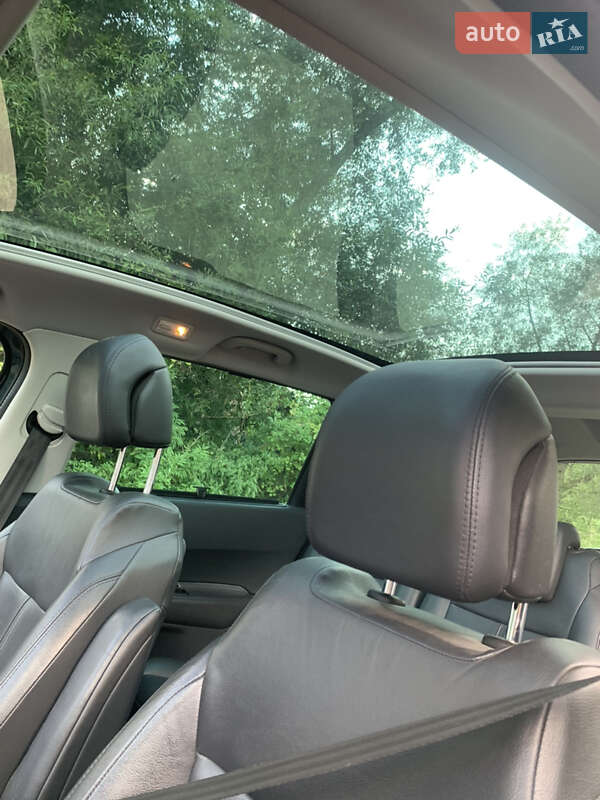 Мікровен Peugeot 5008 2013 в Волочиську