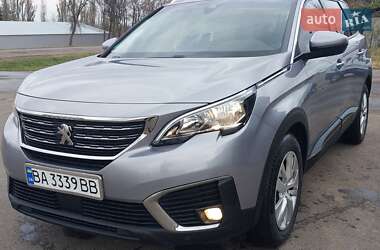 Внедорожник / Кроссовер Peugeot 5008 2017 в Новоархангельске