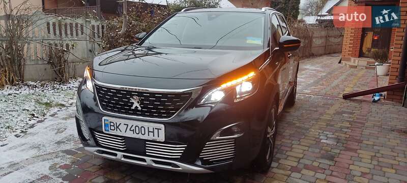 Внедорожник / Кроссовер Peugeot 5008 2017 в Ровно