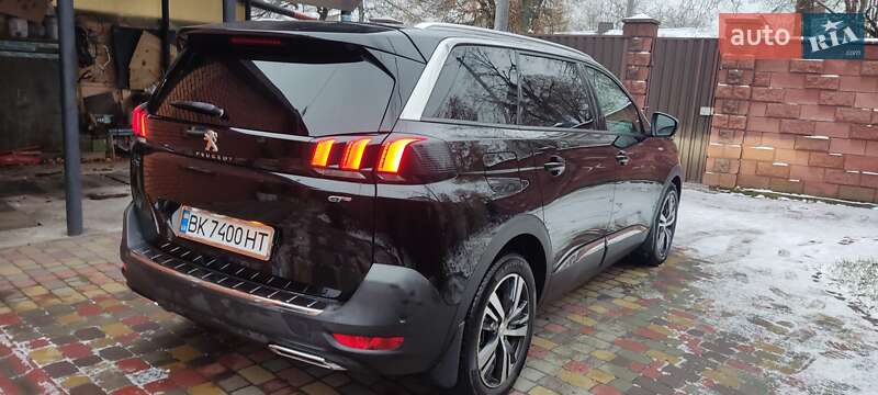 Внедорожник / Кроссовер Peugeot 5008 2017 в Ровно