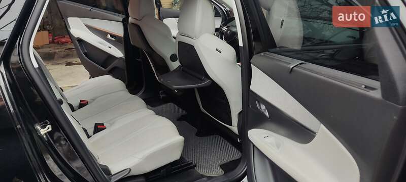 Внедорожник / Кроссовер Peugeot 5008 2017 в Ровно