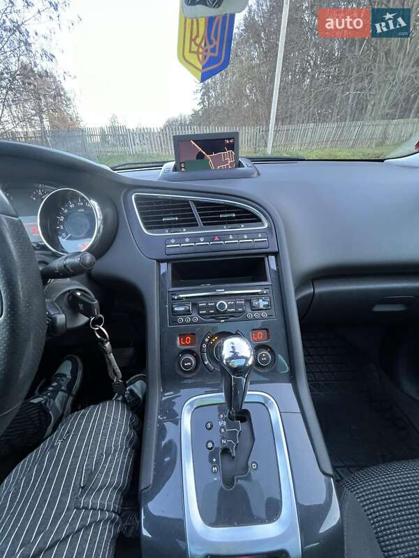 Мікровен Peugeot 5008 2013 в Перемишлянах