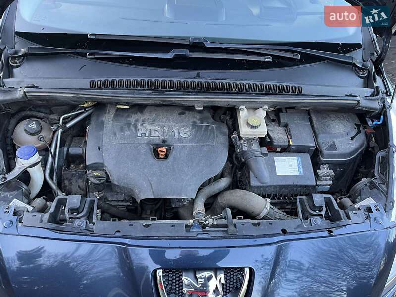 Мікровен Peugeot 5008 2013 в Перемишлянах