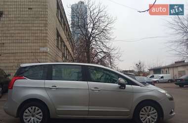 Микровэн Peugeot 5008 2011 в Киеве