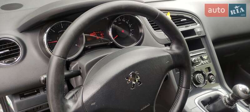 Микровэн Peugeot 5008 2010 в Самборе