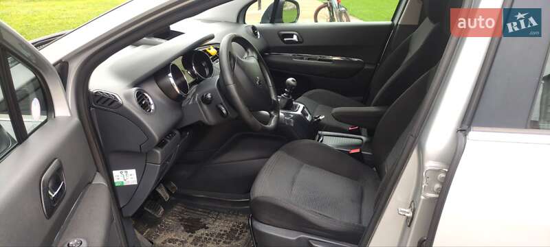 Микровэн Peugeot 5008 2010 в Самборе