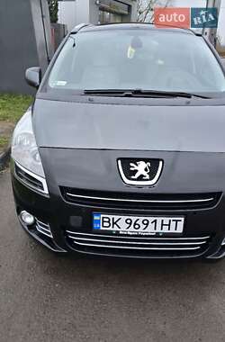 Мікровен Peugeot 5008 2010 в Острозі