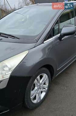 Мікровен Peugeot 5008 2010 в Острозі