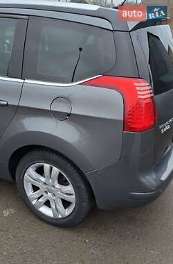 Мікровен Peugeot 5008 2010 в Острозі