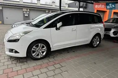 Peugeot 5008 2012