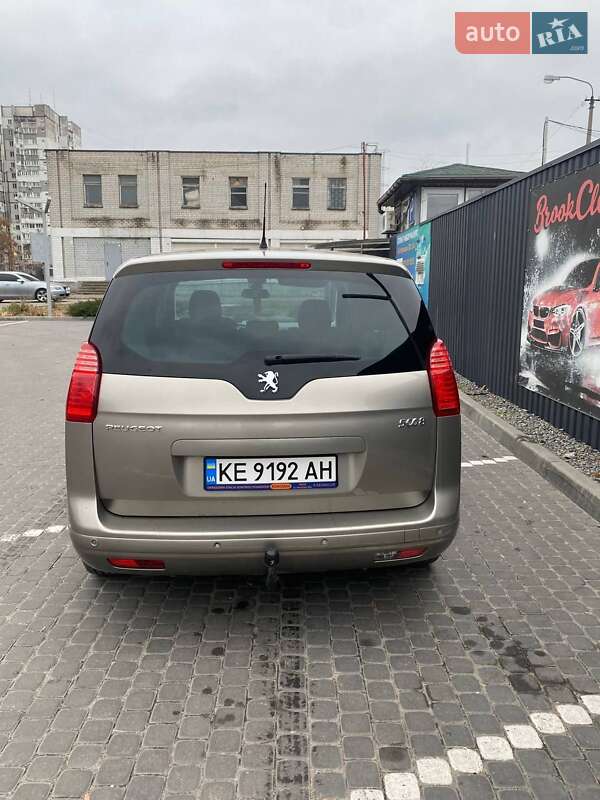 Микровэн Peugeot 5008 2011 в Днепре