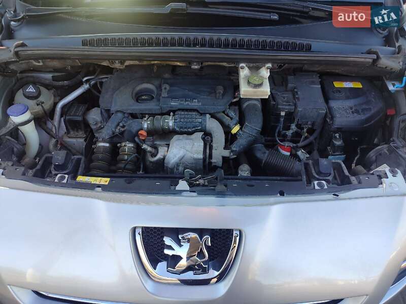 Мікровен Peugeot 5008 2013 в Чемерівцях