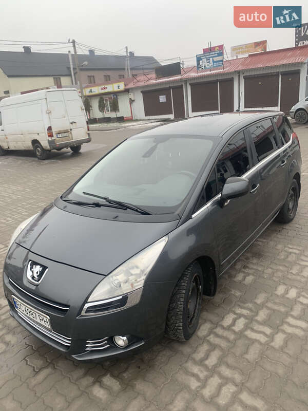 Мікровен Peugeot 5008 2011 в Золочеві