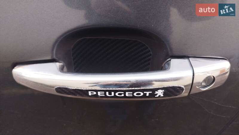 Микровэн Peugeot 5008 2012 в Житомире