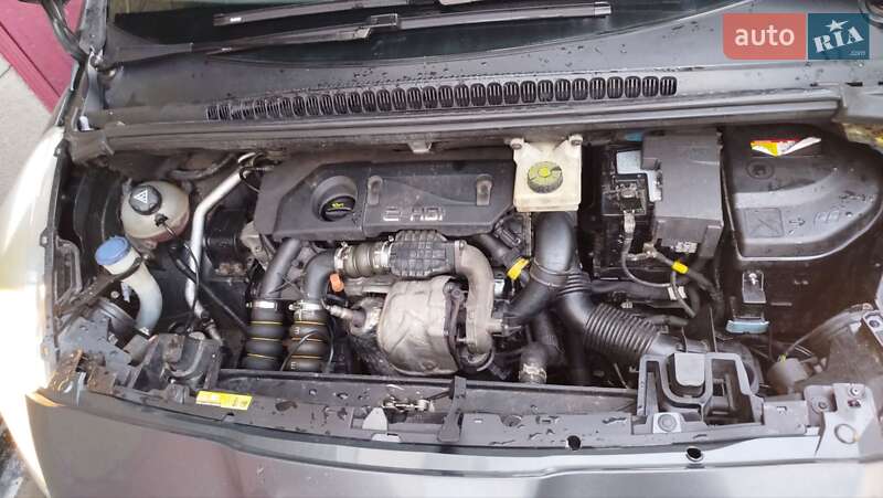 Микровэн Peugeot 5008 2012 в Житомире