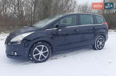 Микровэн Peugeot 5008 2013 в Дрогобыче