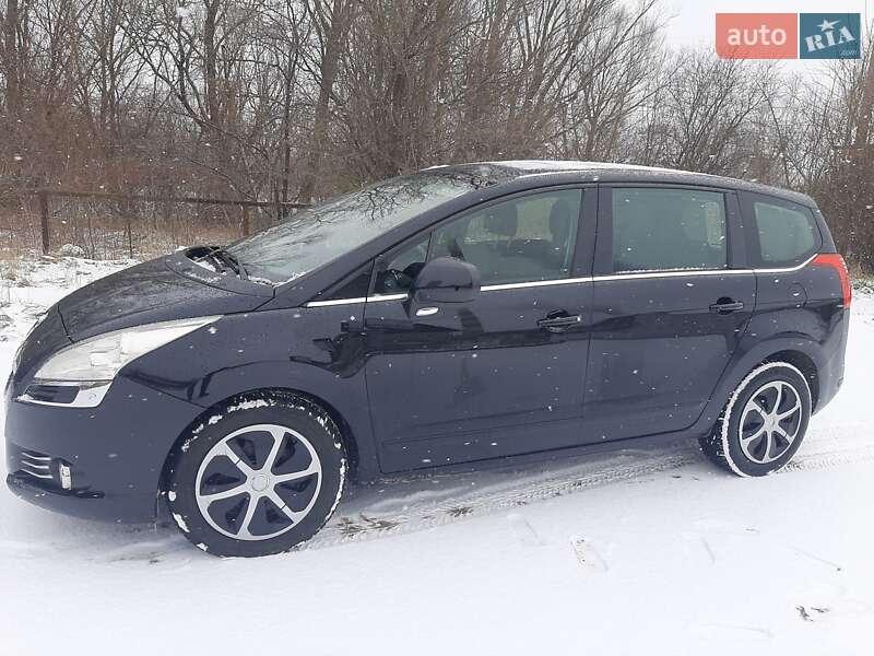 Мікровен Peugeot 5008 2013 в Дрогобичі