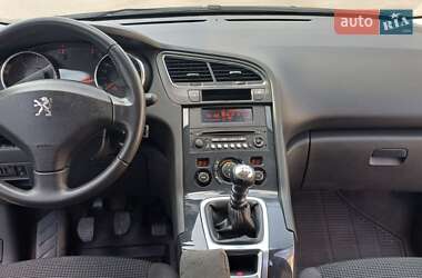 Микровэн Peugeot 5008 2016 в 