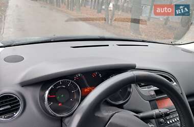 Микровэн Peugeot 5008 2011 в 