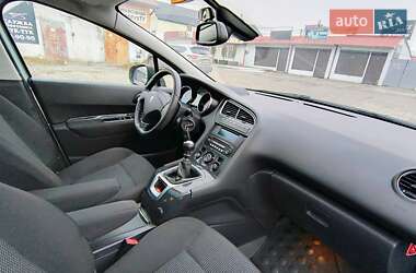 Мікровен Peugeot 5008 2011 в Золочеві