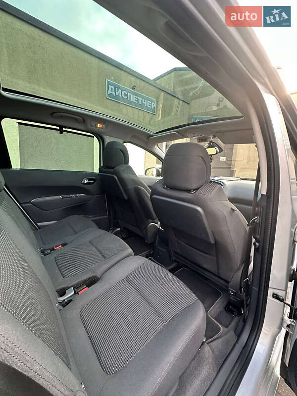 Микровэн Peugeot 5008 2013 в Владимире