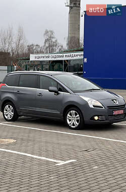 Микровэн Peugeot 5008 2011 в Дубно