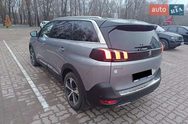Внедорожник / Кроссовер Peugeot 5008 2018 в 
