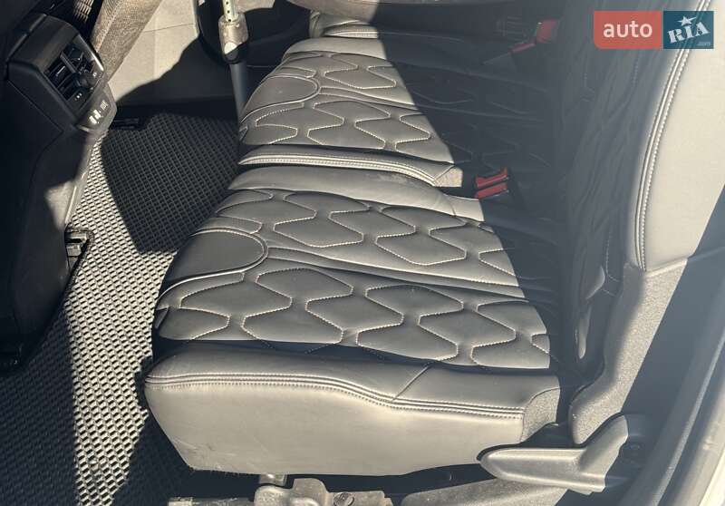 Позашляховик / Кросовер Peugeot 5008 2018 в Винниках