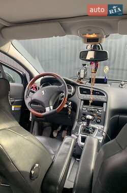 Микровэн Peugeot 5008 2009 в 