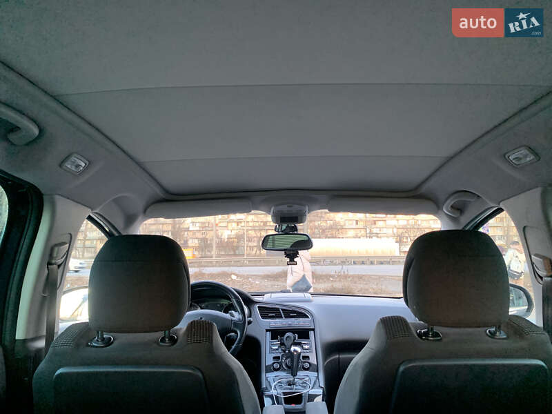 Микровэн Peugeot 5008 2012 в Киеве