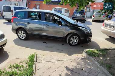 Микровэн Peugeot 5008 2013 в Каменец-Подольском