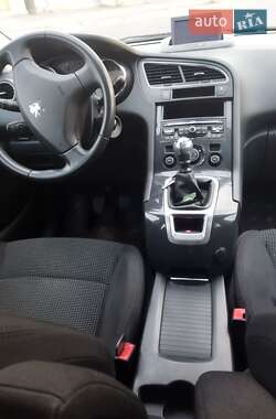 Універсал Peugeot 5008 2011 в 