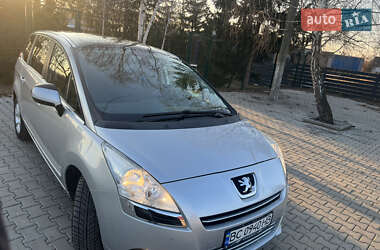 Микровэн Peugeot 5008 2012 в 