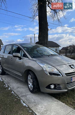 Микровэн Peugeot 5008 2012 в Долине