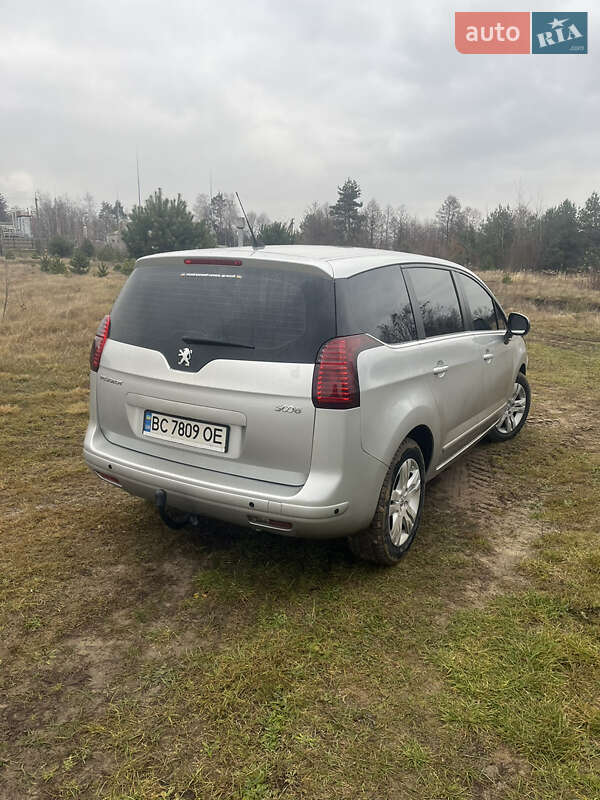 Мікровен Peugeot 5008 2011 в Яворові