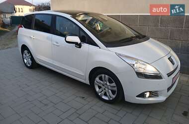 Микровэн Peugeot 5008 2012 в 
